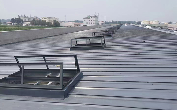 某中学室内体育馆张掖排烟窗改造项目